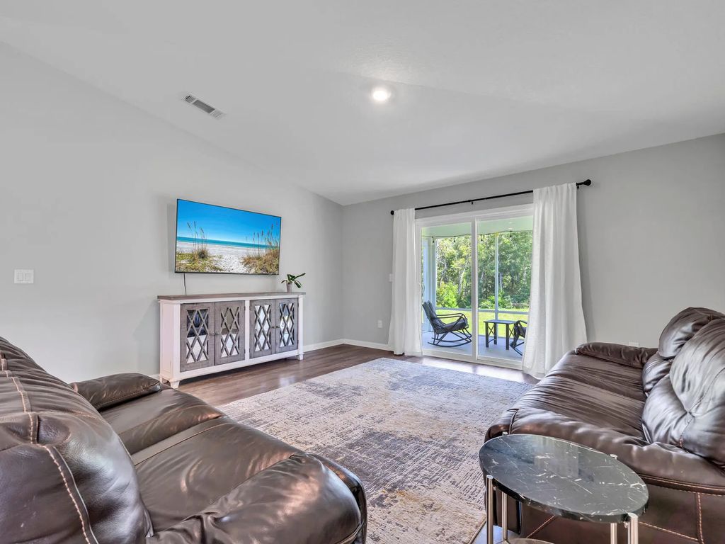 5 of 40 - 590 Marquis Way, Freeport, FL