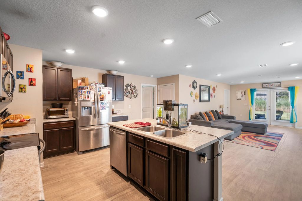 669 Earl Godwin Road, Freeport