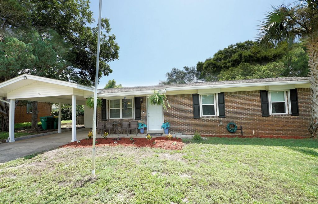 127 Pryor Drive, Mary Esther