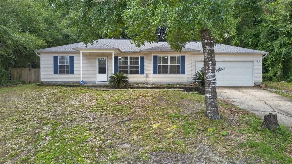326 Lakeview Drive, Crestview
