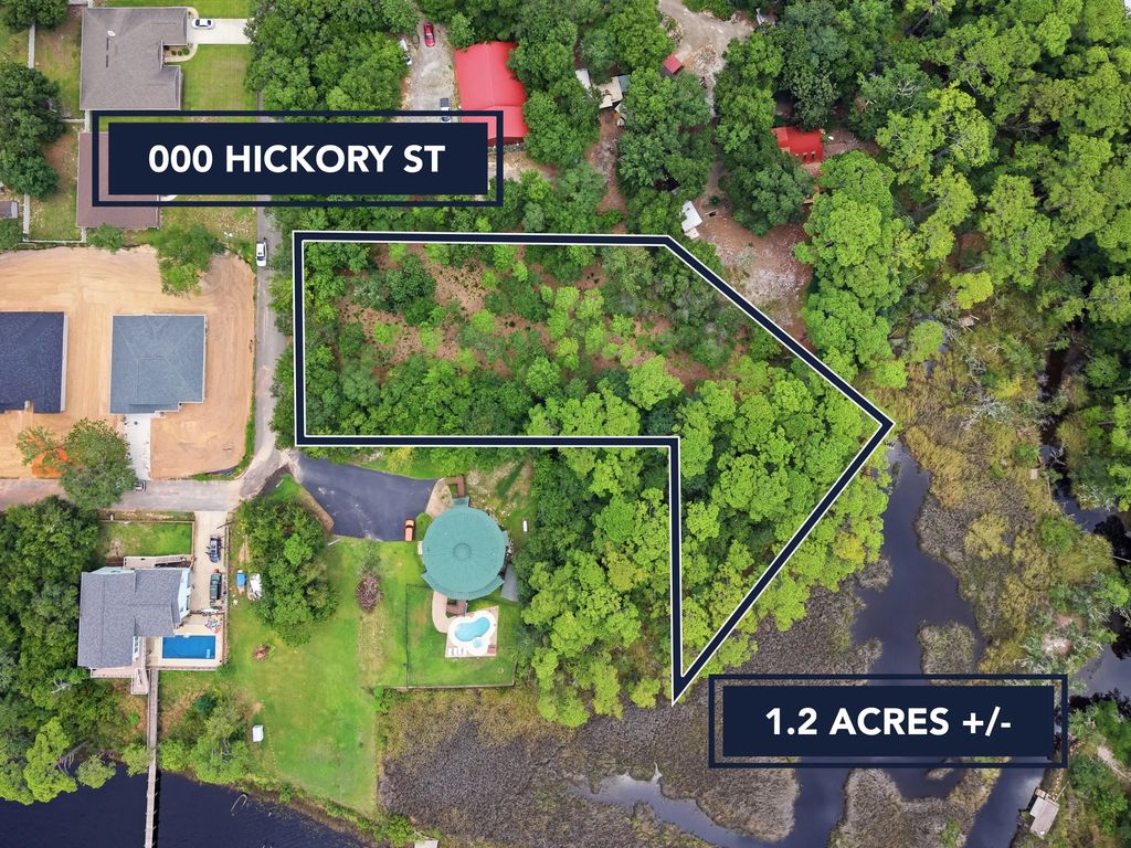 000 Hickory Street, Navarre