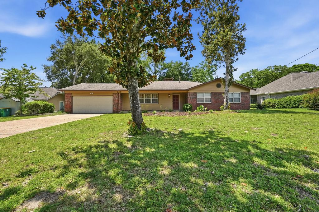 98 Country Club Road, Shalimar