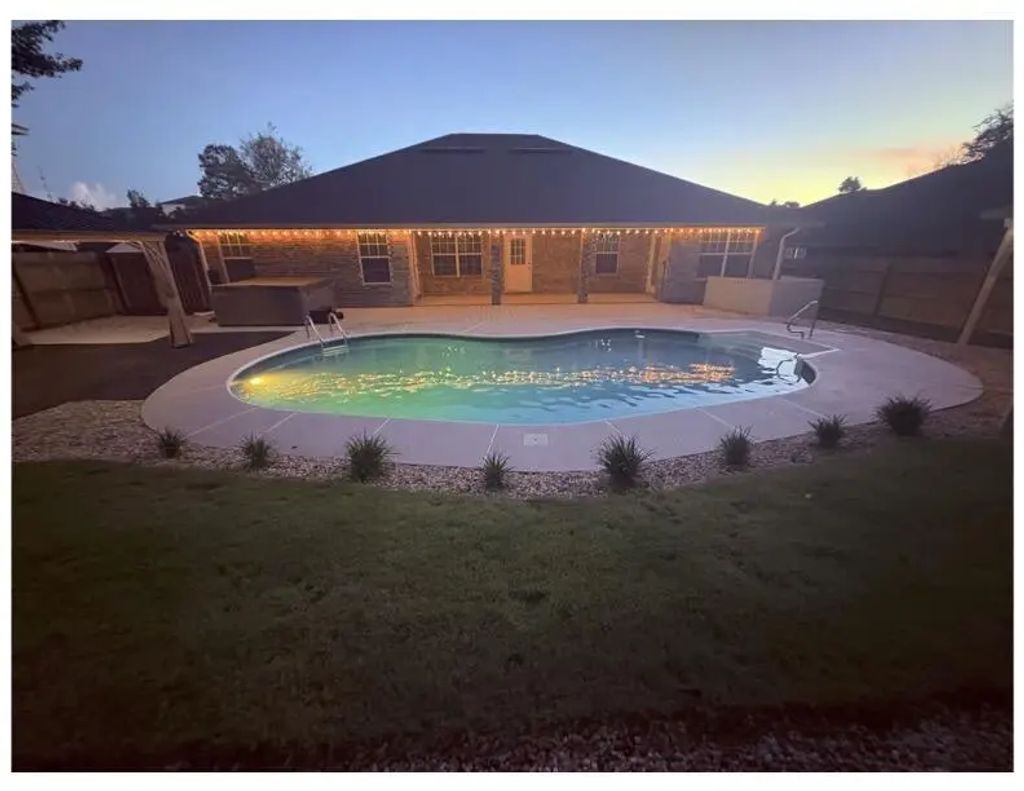 307 Gauntlet Drive, Crestview