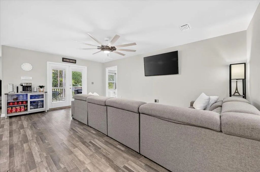 10 of 55 - 520 Whispering Creek Avenue, Freeport, FL