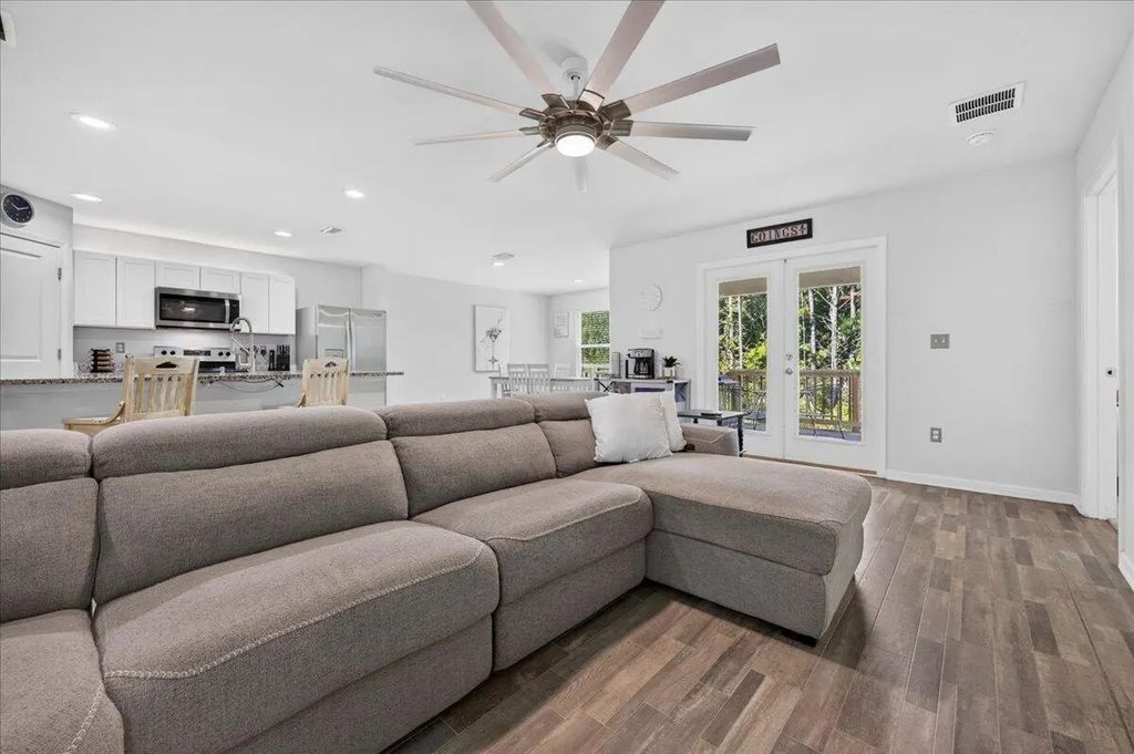 11 of 55 - 520 Whispering Creek Avenue, Freeport, FL