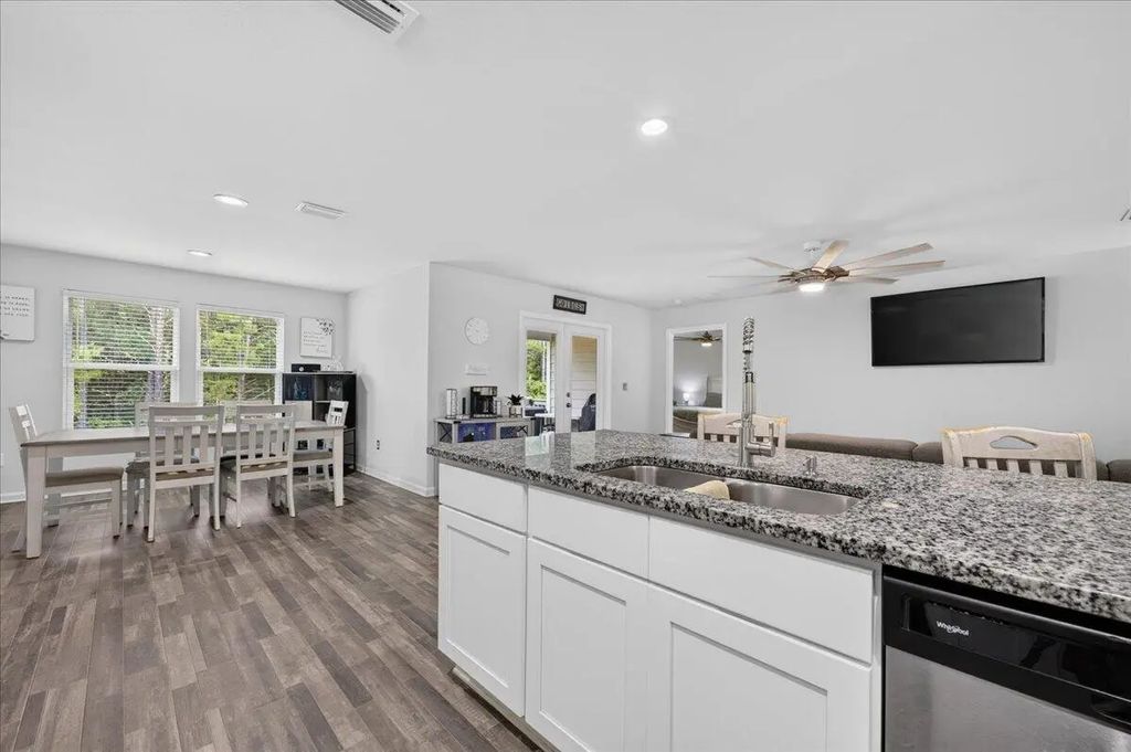 15 of 55 - 520 Whispering Creek Avenue, Freeport, FL