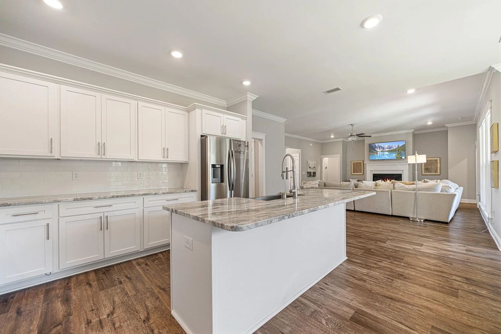 40 of 76 - 410 Coastal Breeze Drive, Freeport, FL