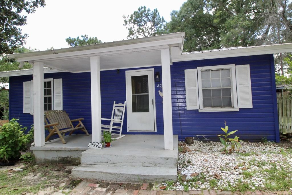 2592 Kingston Road, Crestview