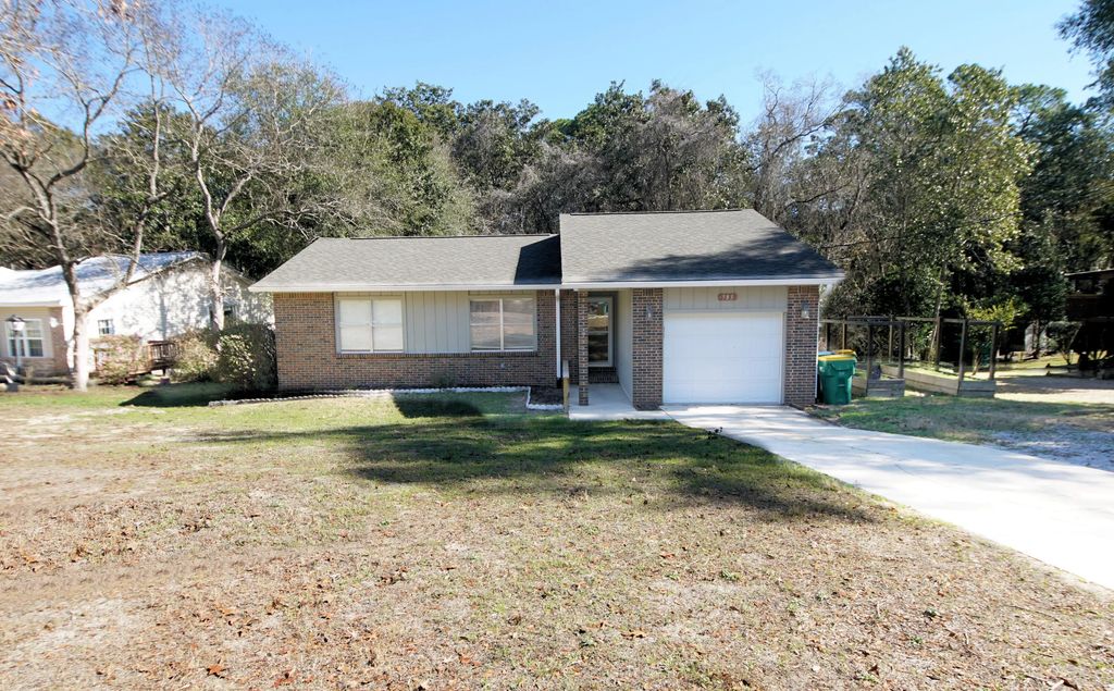 583 Woodlow Road, Niceville
