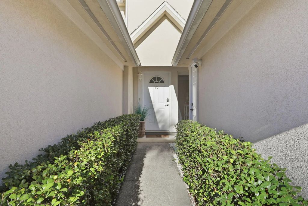 14 of 61 - 235 Pelican Place Unit 20, Destin, FL