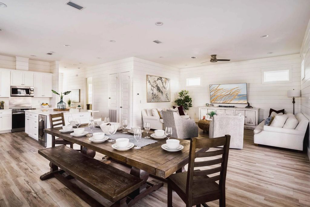15 of 61 - 10 W Palm Beach Street, Miramar Beach, FL