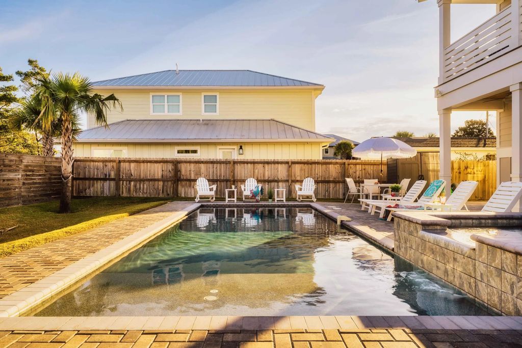 56 of 61 - 10 W Palm Beach Street, Miramar Beach, FL