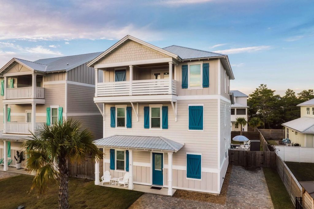 6 of 61 - 10 W Palm Beach Street, Miramar Beach, FL