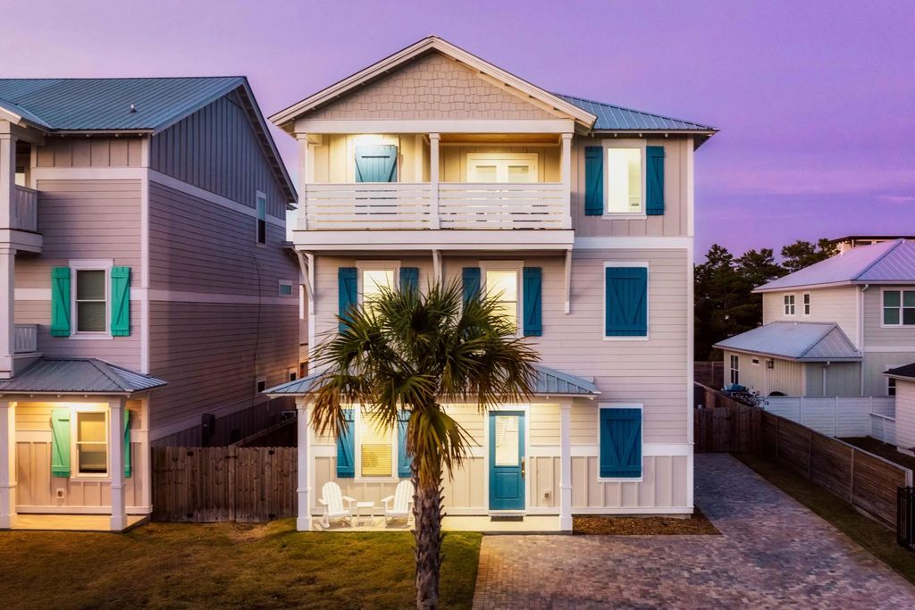 8 of 61 - 10 W Palm Beach Street, Miramar Beach, FL