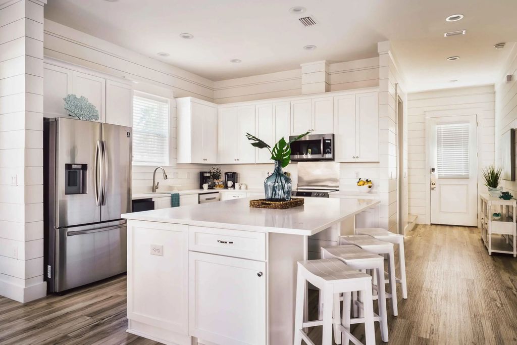 9 of 61 - 10 W Palm Beach Street, Miramar Beach, FL