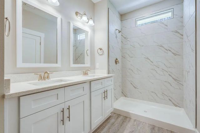 Photo of Listing #1009751