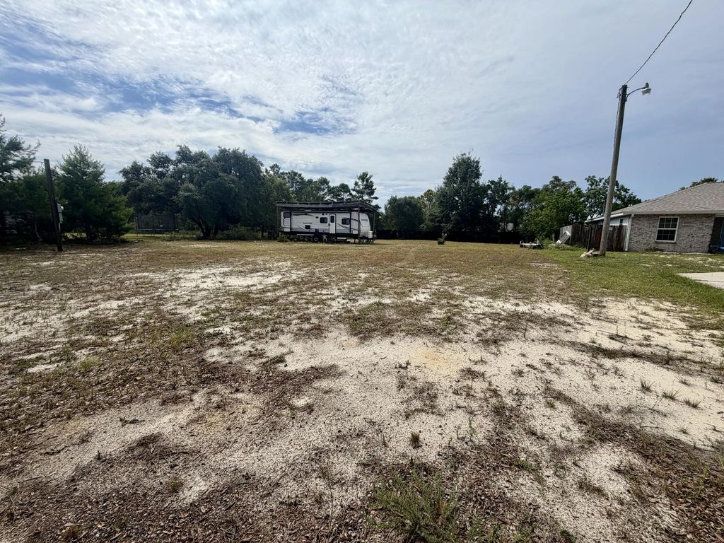 8555 Laredo Street, Navarre
