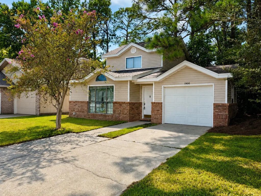 1900 Squirrel Path, Fort Walton Beach
