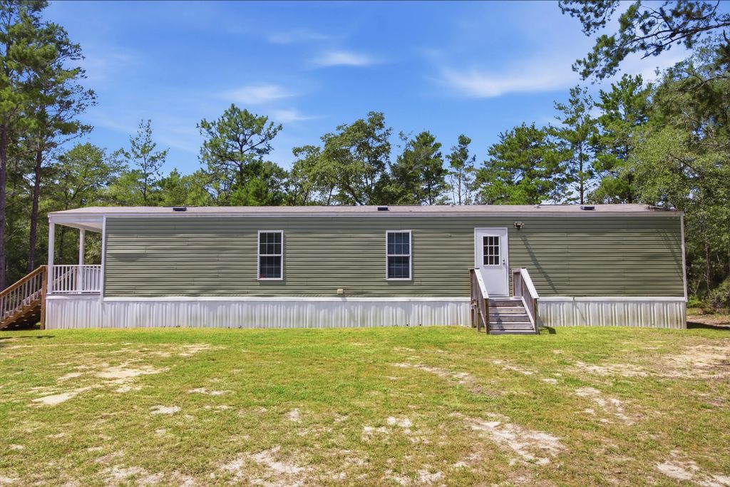29 Canterbury Drive, DeFuniak Springs