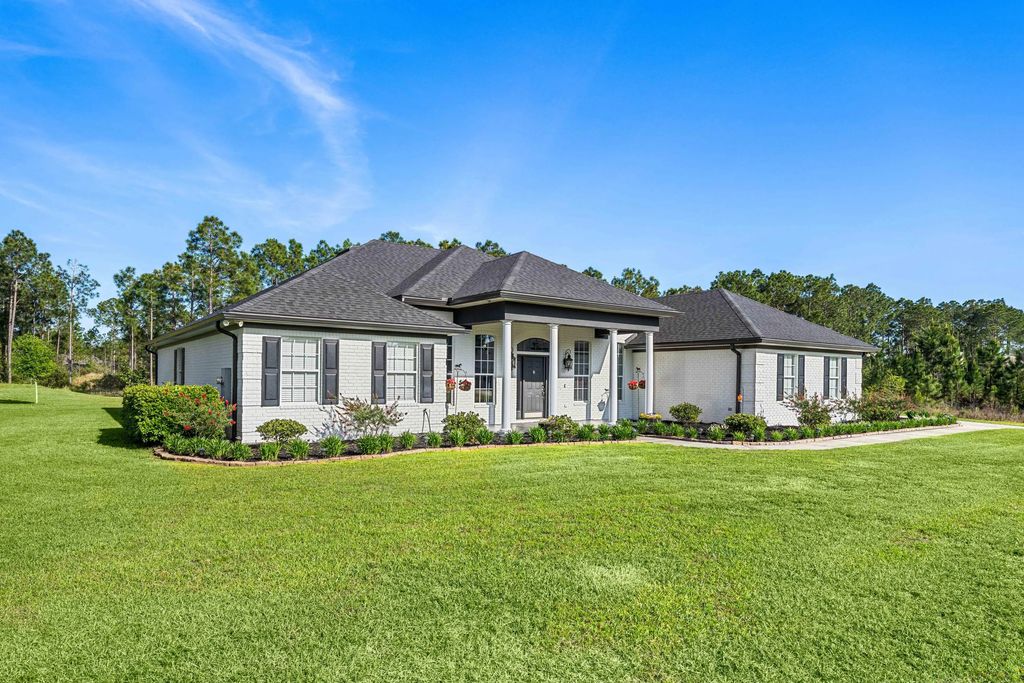 492 E Club House Drive, Freeport