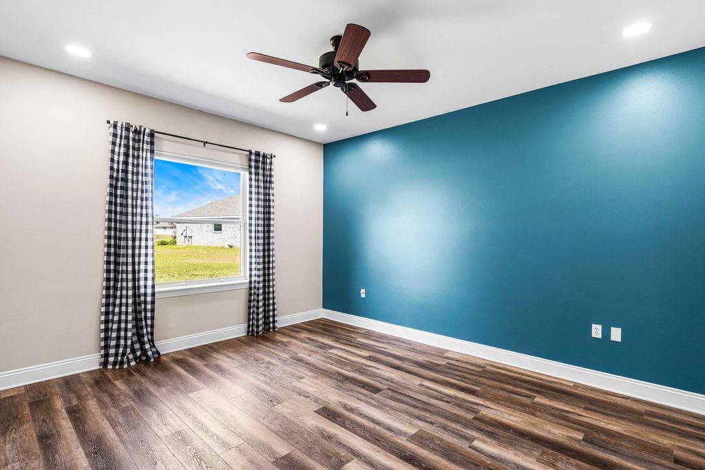 25 of 76 - 492 E Club House Drive, Freeport, FL