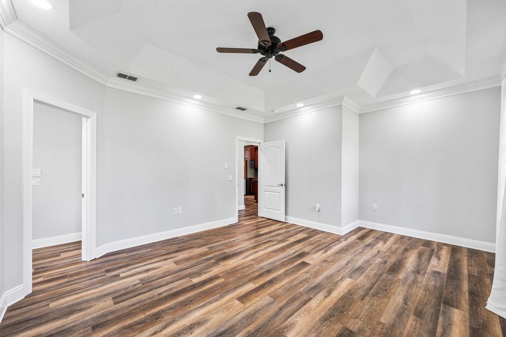 38 of 76 - 492 E Club House Drive, Freeport, FL