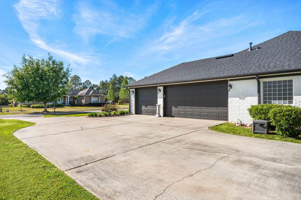 64 of 76 - 492 E Club House Drive, Freeport, FL