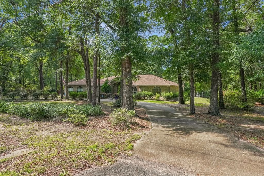 6932 Summit Place, Milton
