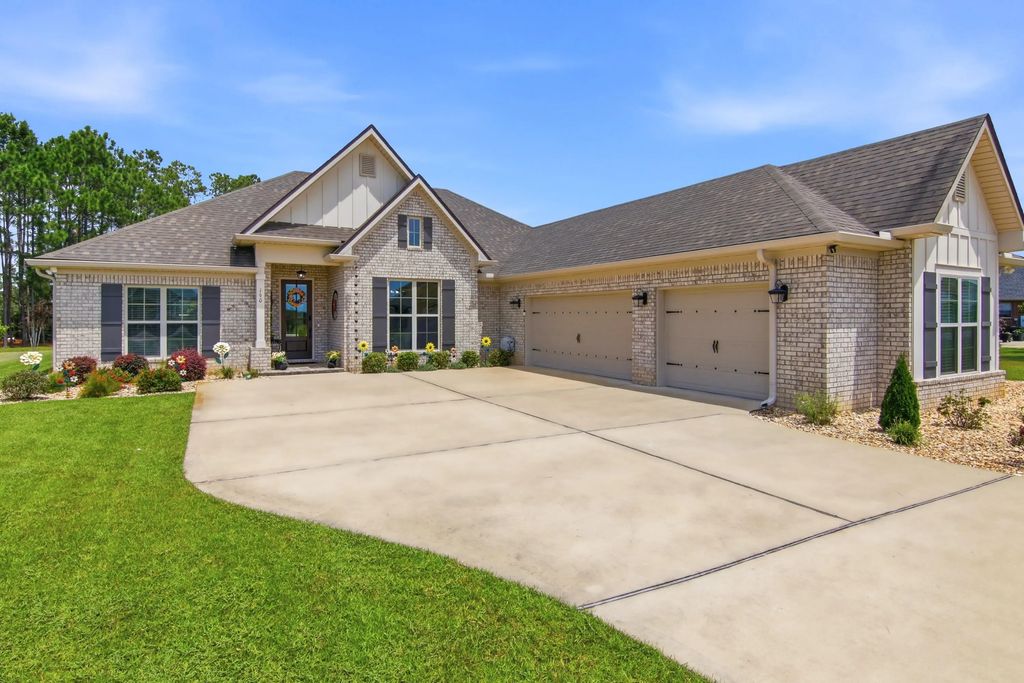 190 Tournament Lane, Freeport