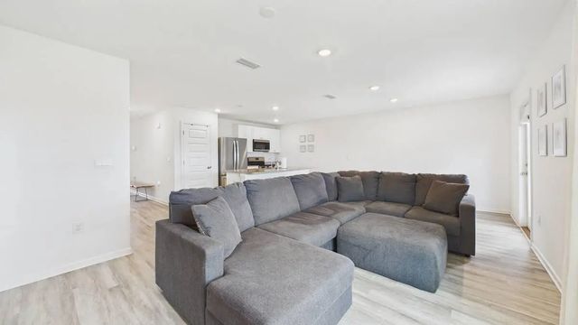 Photo of Listing #1010138