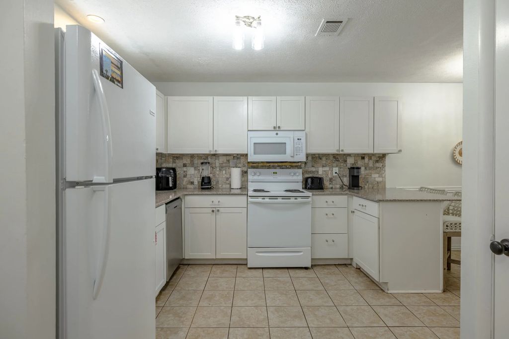 7 of 59 - 640 W Caladium Circle C, Panama City Beach, FL