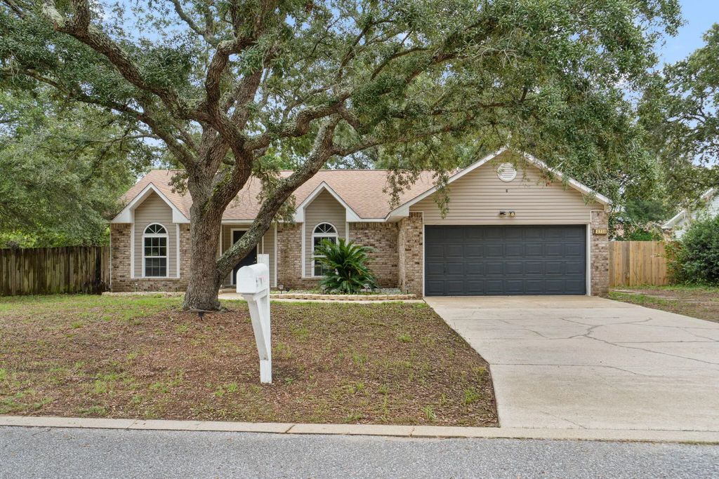 2738 Beacon Court, Navarre