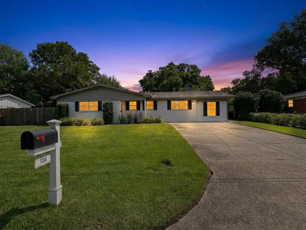 124 Nw Sotir Street, Fort Walton Beach