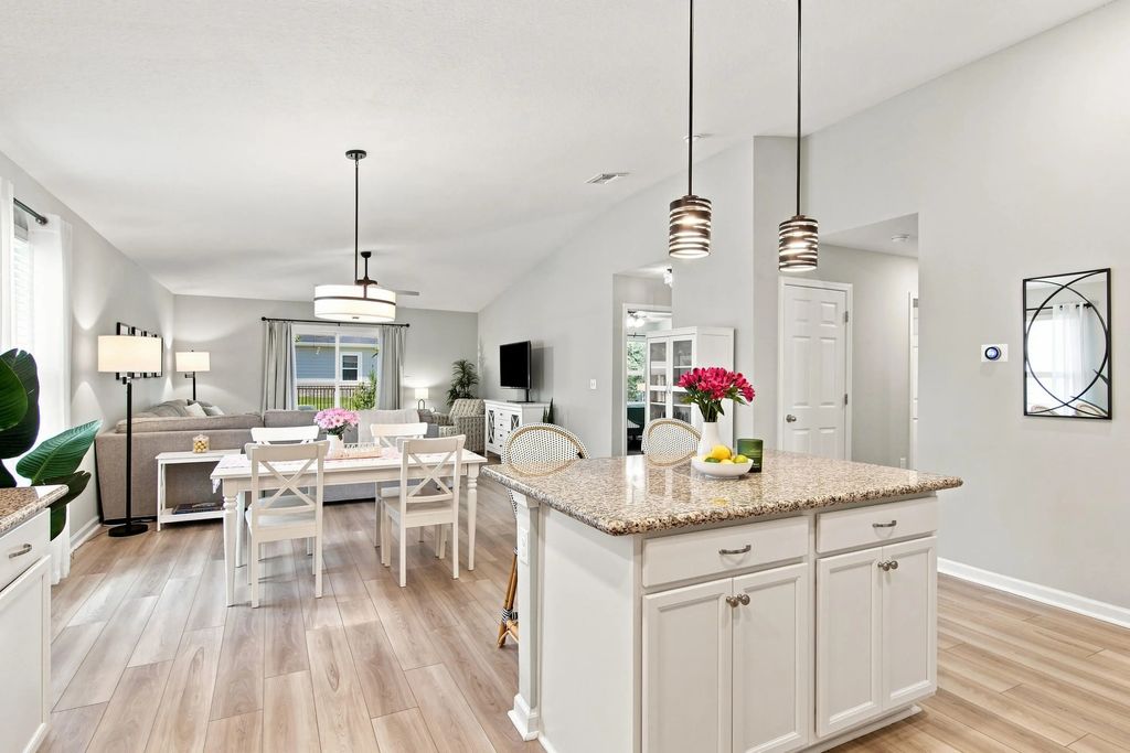 13 of 44 - 717 Riverwalk Circle, Freeport, FL