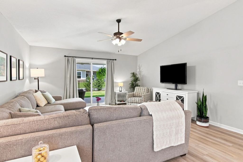 17 of 44 - 717 Riverwalk Circle, Freeport, FL