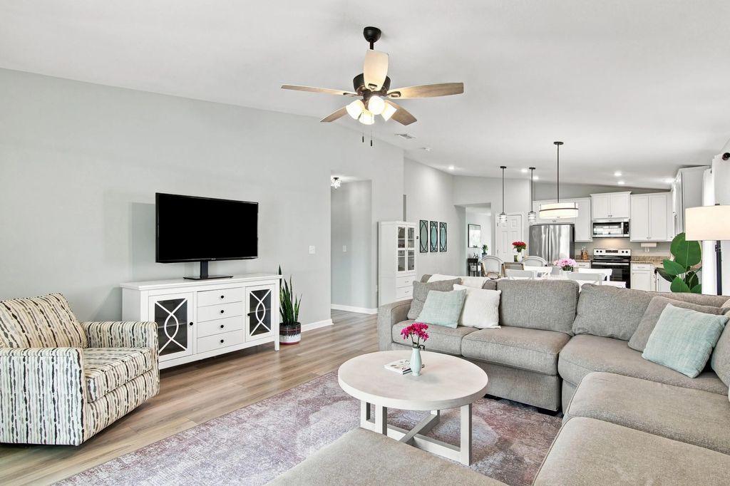 18 of 44 - 717 Riverwalk Circle, Freeport, FL