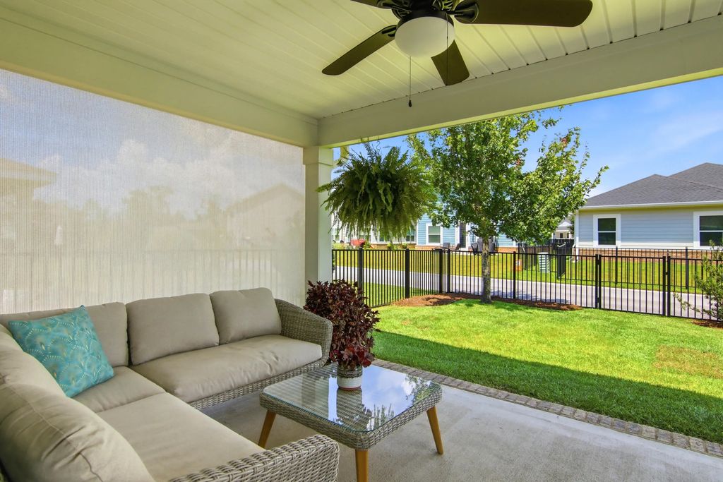 33 of 44 - 717 Riverwalk Circle, Freeport, FL