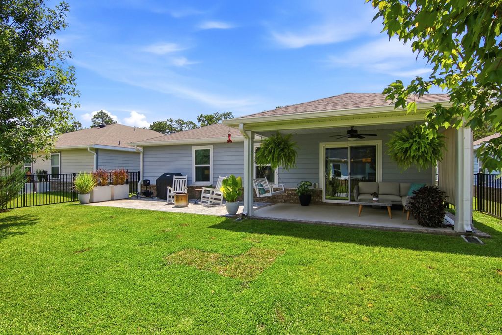 38 of 44 - 717 Riverwalk Circle, Freeport, FL