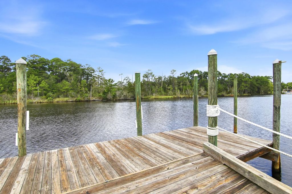 42 of 44 - 717 Riverwalk Circle, Freeport, FL