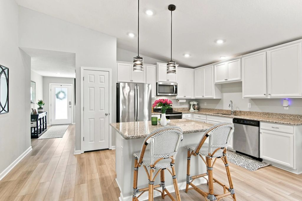 9 of 44 - 717 Riverwalk Circle, Freeport, FL
