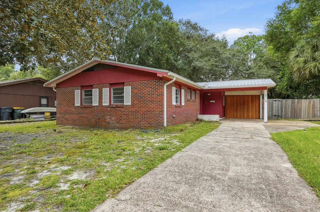 133 Nw Robinwood Drive, Fort Walton Beach