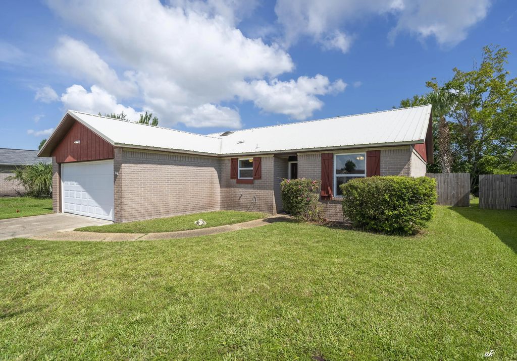 6525 Lance Street, Panama City