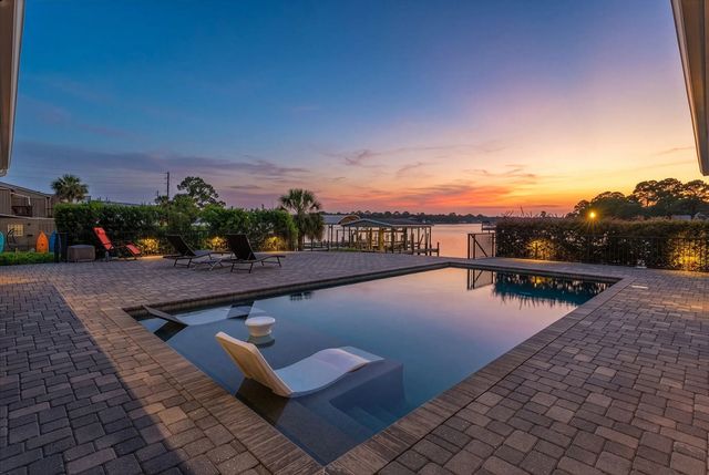 Photo of Listing #1010610