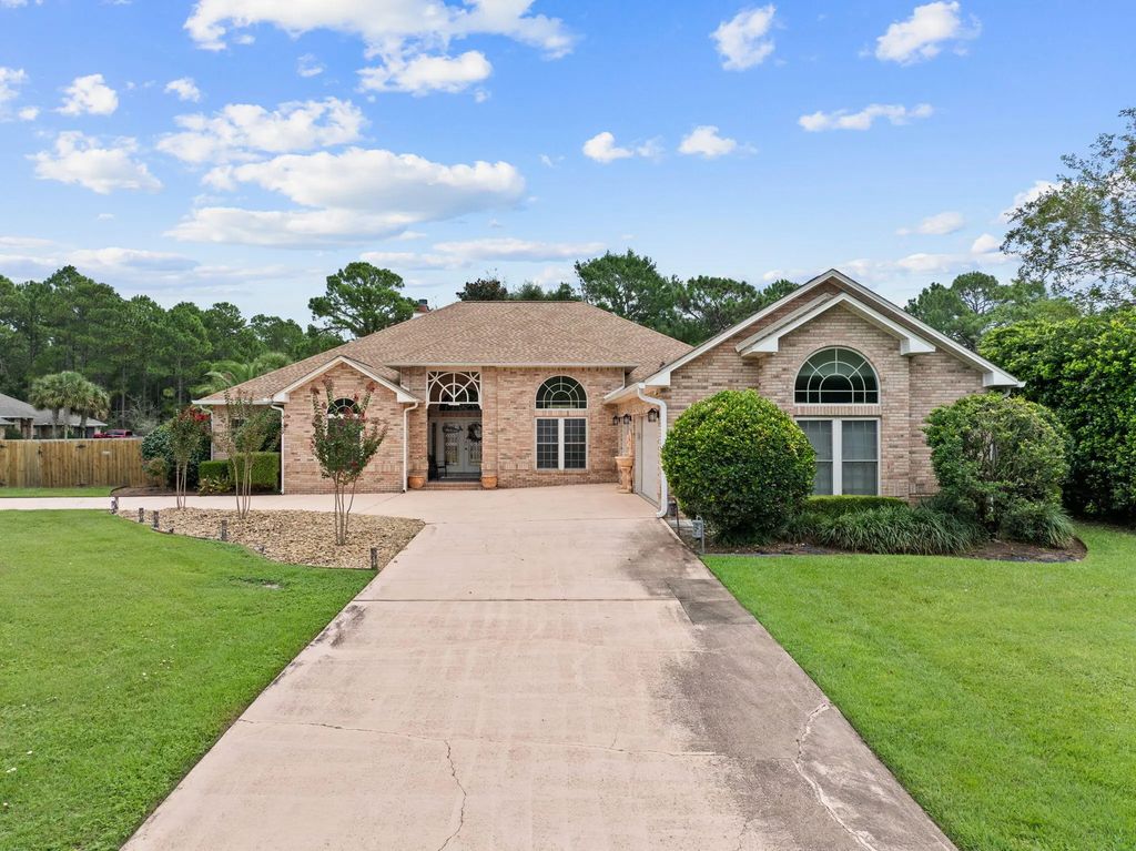 2446 Knotty Pine Drive, Navarre