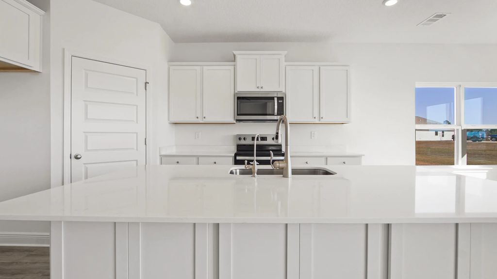 19 of 37 - 258 W Farm Owl Drive, Freeport, FL