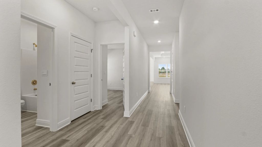 3 of 37 - 258 W Farm Owl Drive, Freeport, FL