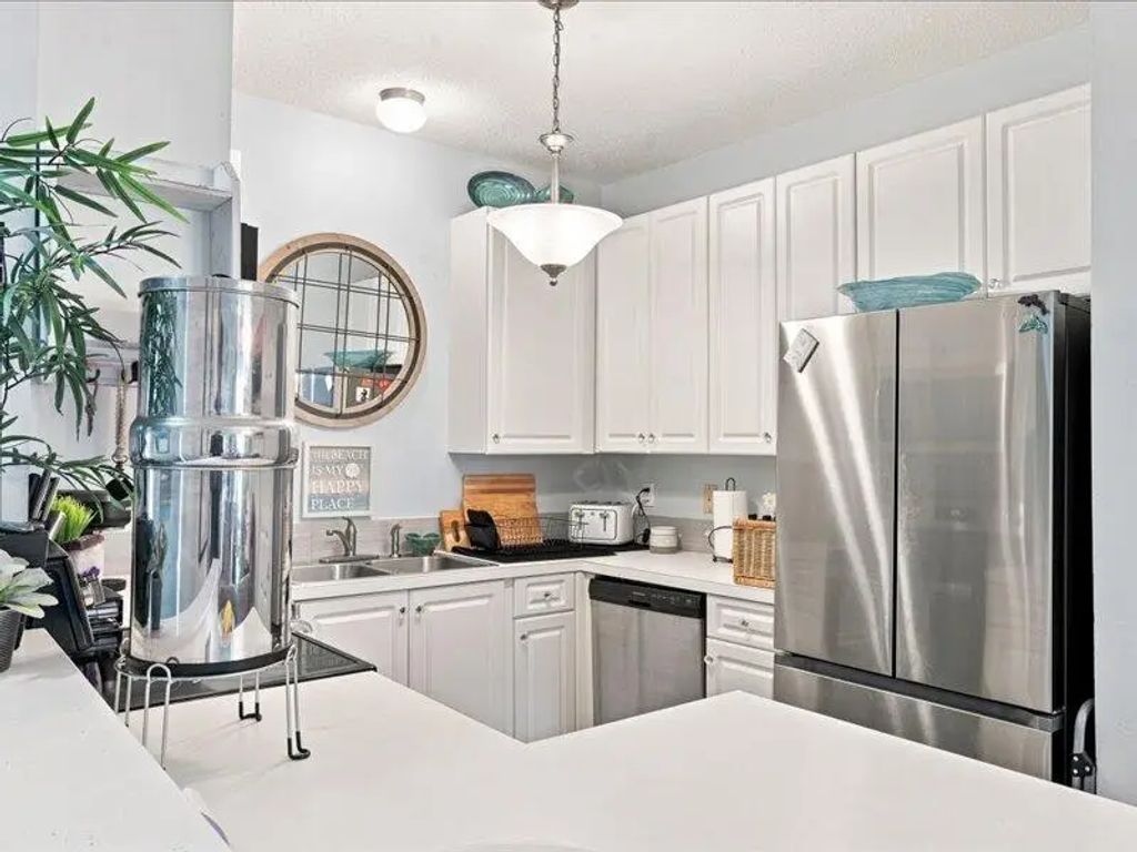 7165 Majestic Boulevard, Navarre