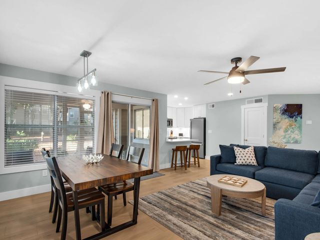 Photo of Listing #1010942