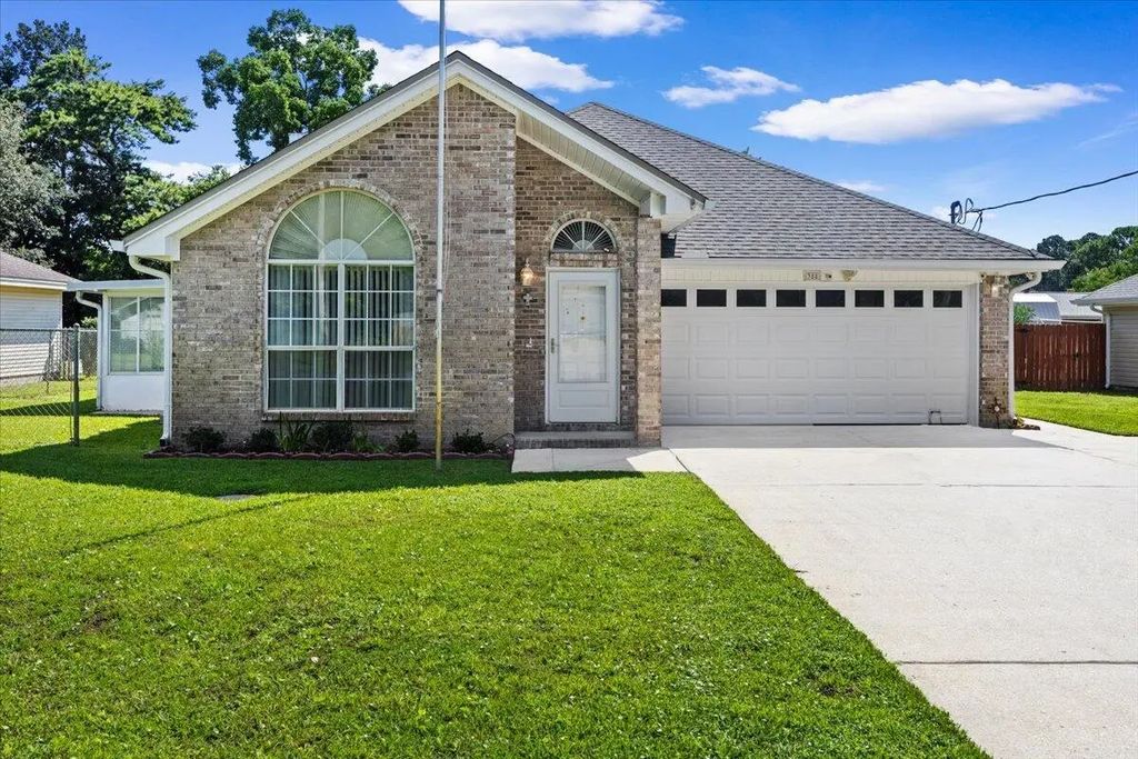 388 Rosewood Street, Mary Esther