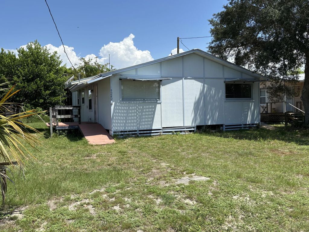 9242 Cockles Avenue, Port St. Joe